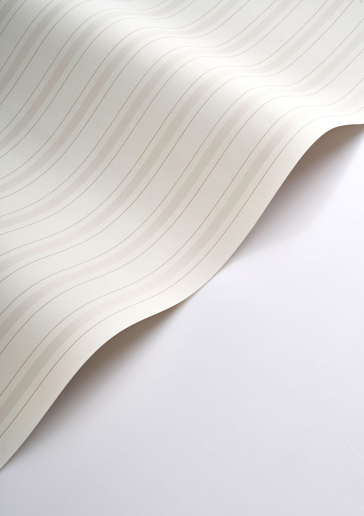 Papier peint Rayure Baroque beige - Les Belles Toiles De Jouy 2 de Casadéco VAGUE | Réf. BTJD81571102