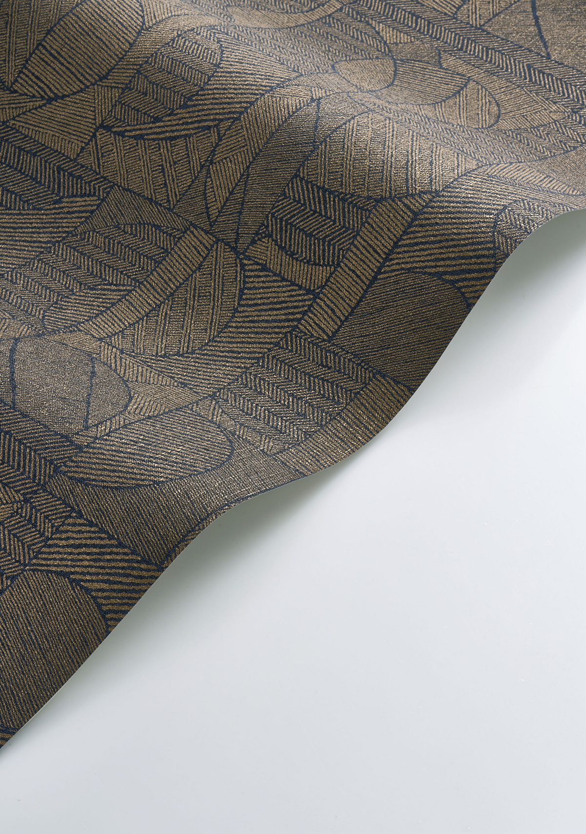 Papier peint Ethnique Motif Baman bleu nuit brun irisé - Matera de Casadéco AMBV| Réf. MATA201166969