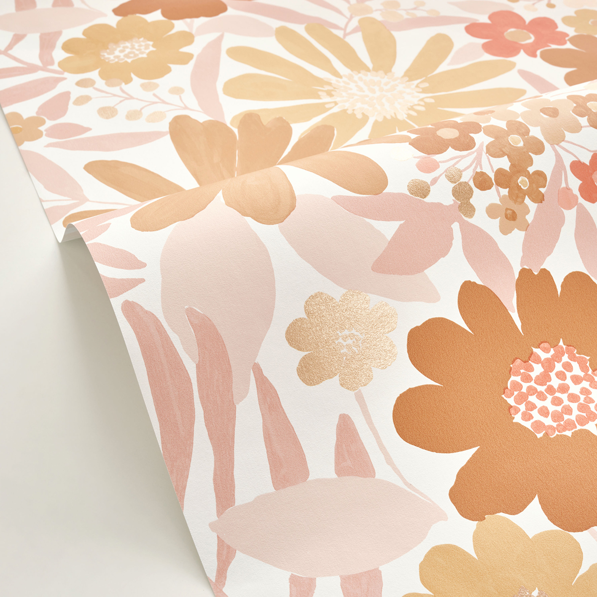 Papier peint Marguerite Fleur rose terracotta doré - Let's Go Girls! de Casélio AMB2 | Réf. LGG104430436