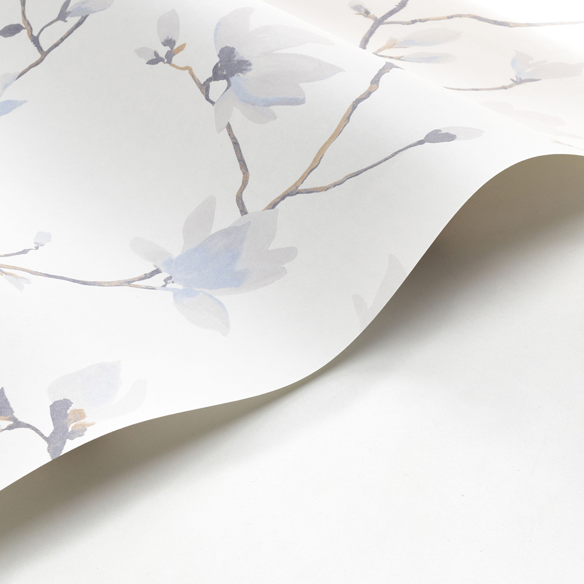 Papier peint Fleurs Suzhou gris bleuté - Gardens de Casadéco | Réf. GADN82369154