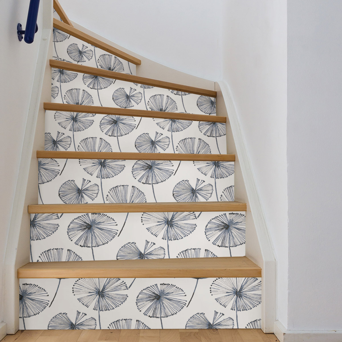 Papier peint adhésif Pétale Stylisé bleu - Les Adhésifs de Lutèce AMB4| Réf. LTC-NU2683