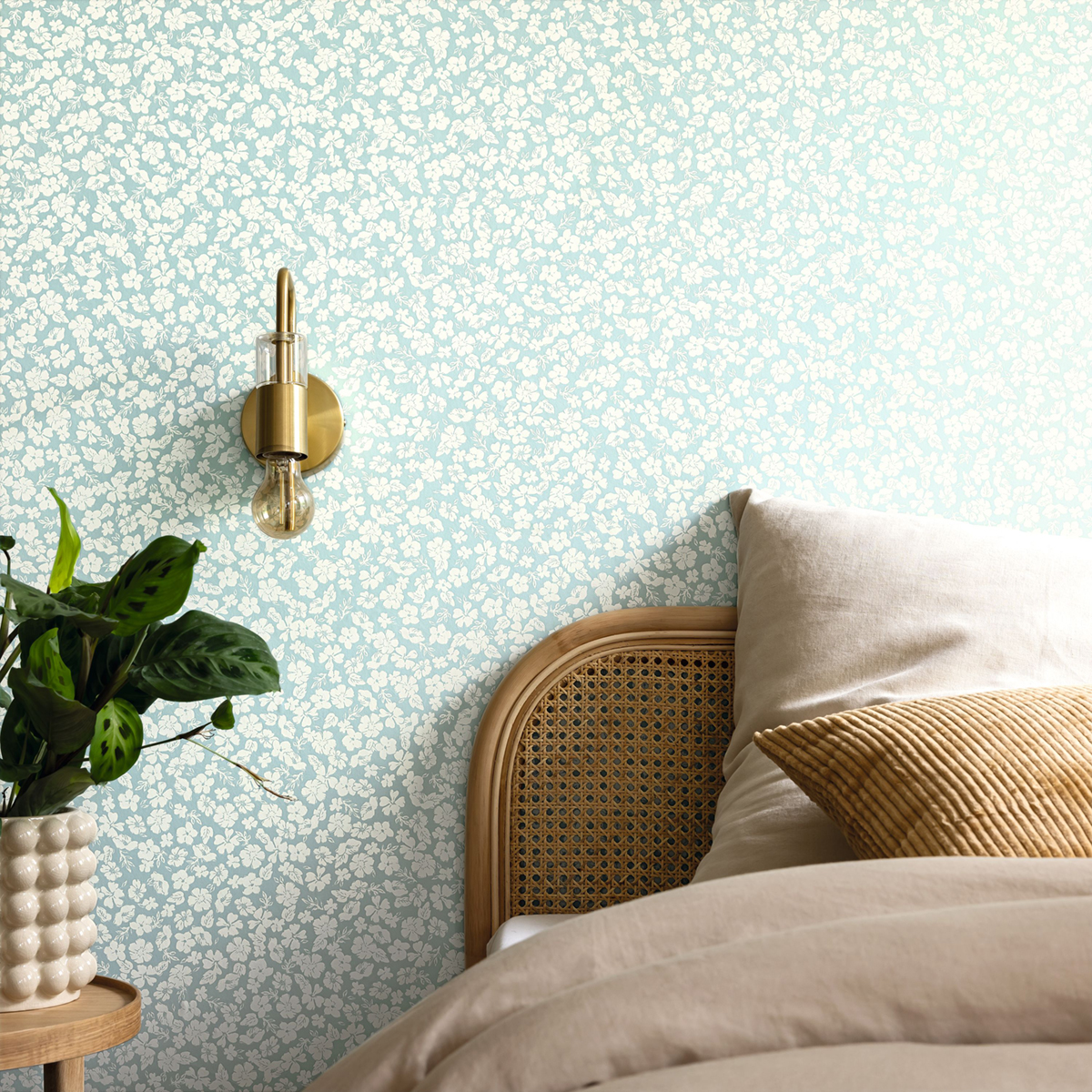 Papier peint Fleur Liberty Funny bleu blanc - Happy Therapy de Casélio | Réf. HTH104100613