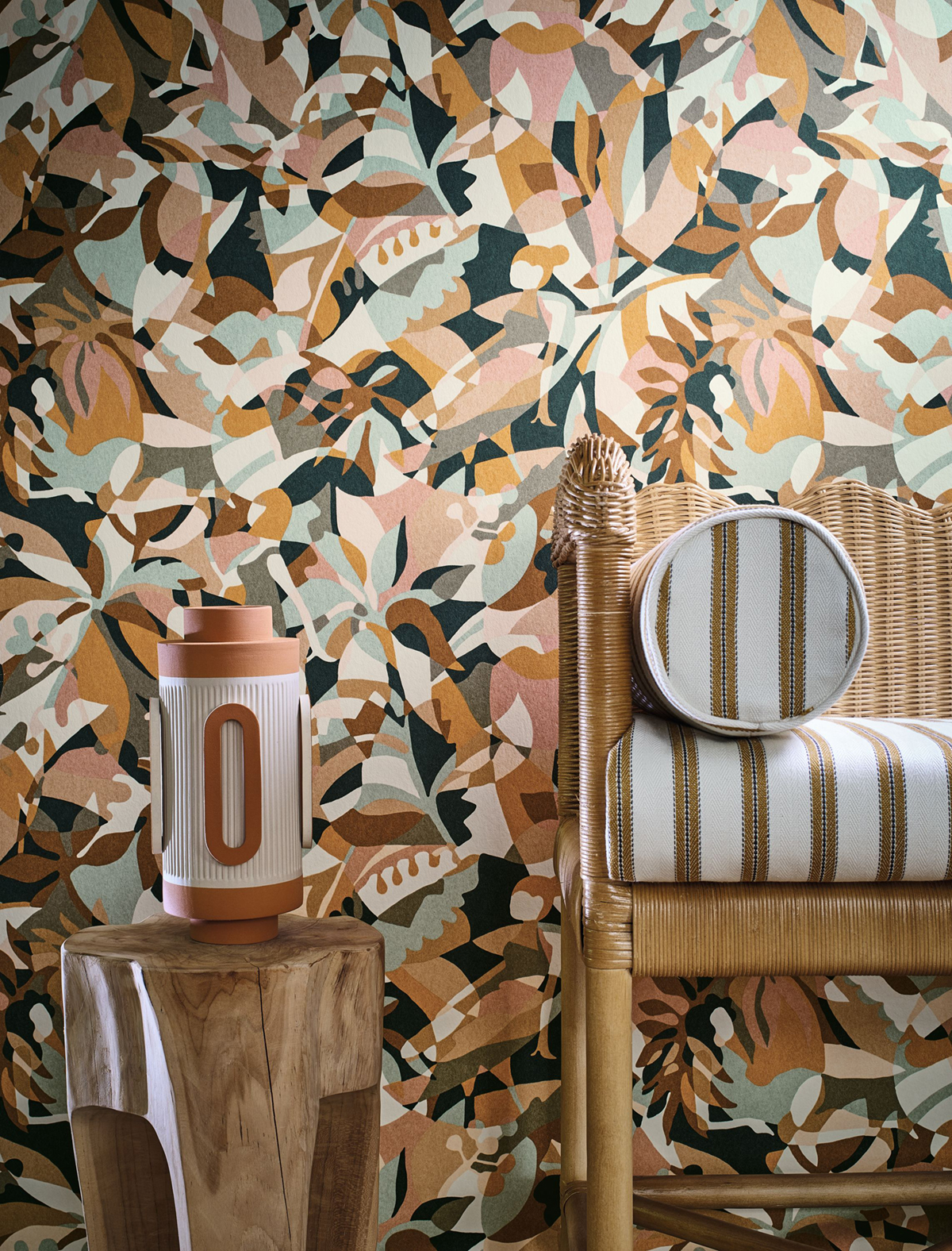 Papier peint Femme Abstrait Plongeon céladon marron - L'Ile aux Oiseaux de Casamance AMB2 | Réf. CAS-75880712