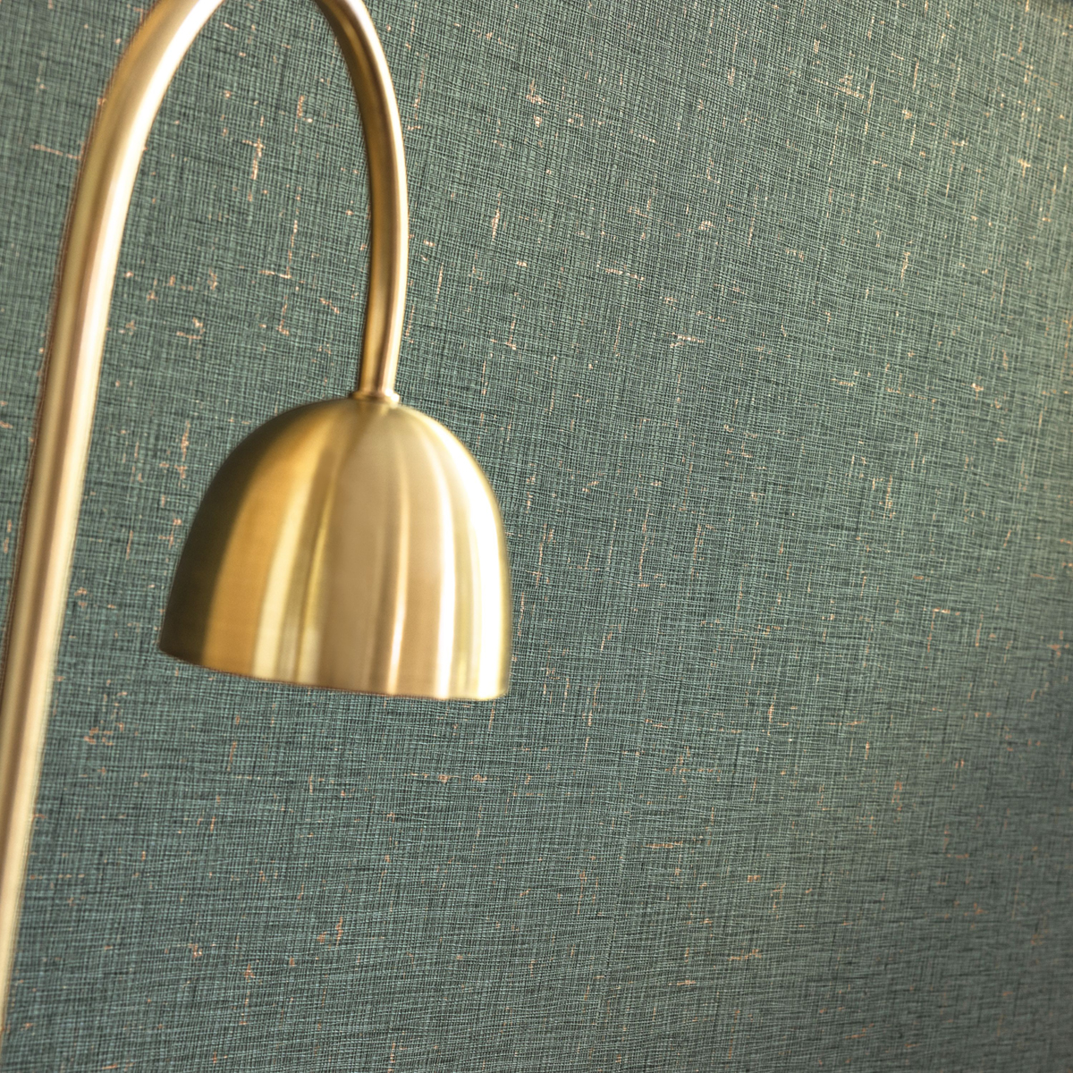 Papier peint Uni Gaze Coton Métal vert eucalyptus doré - Golden Age de Casélio | Réf. GAG103777248