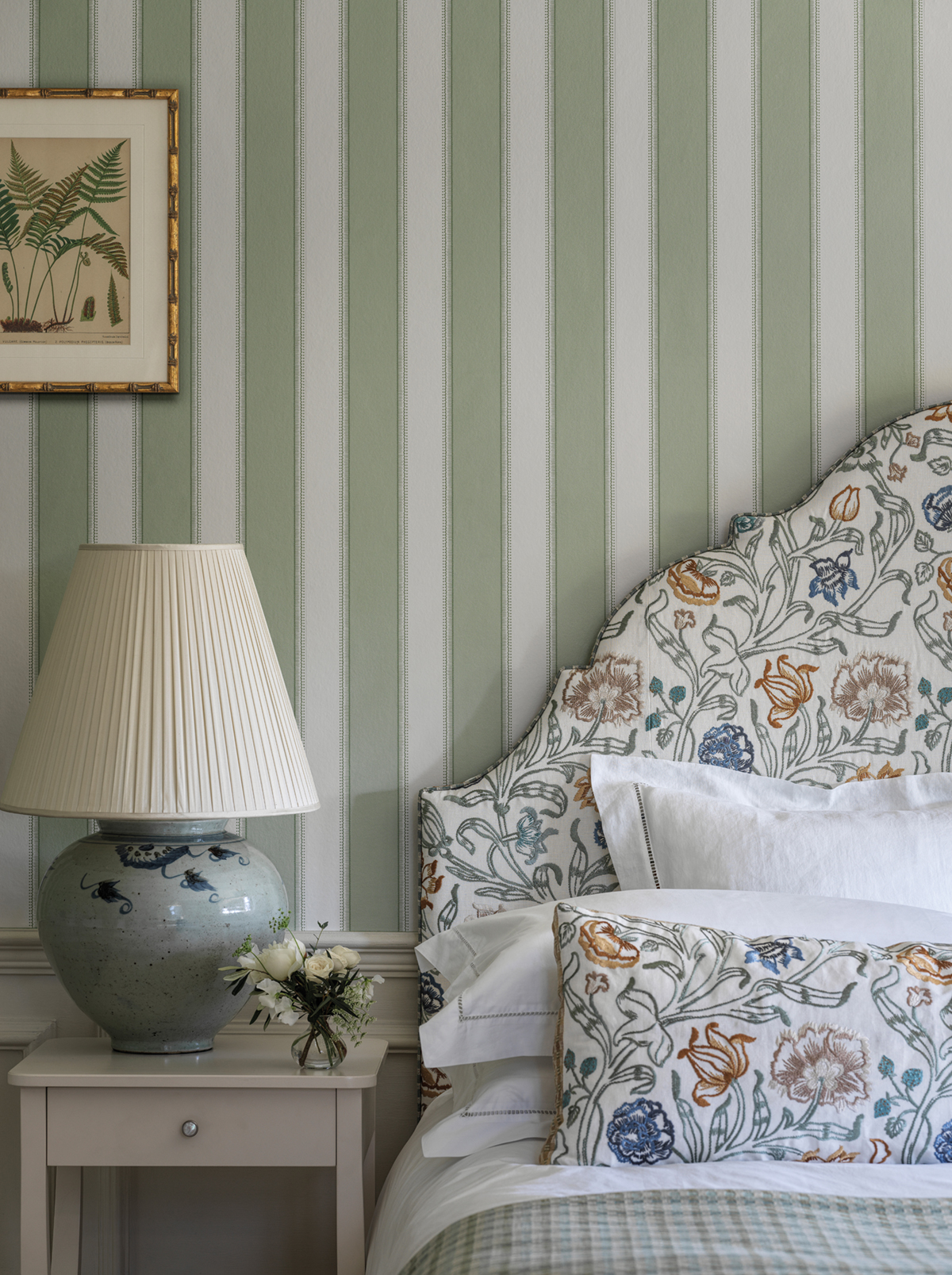 Papier peint Rayure Sackville Stripe vert - Signature de Nina Campbell AMB2 | Réf. OSB-NCW4492-01