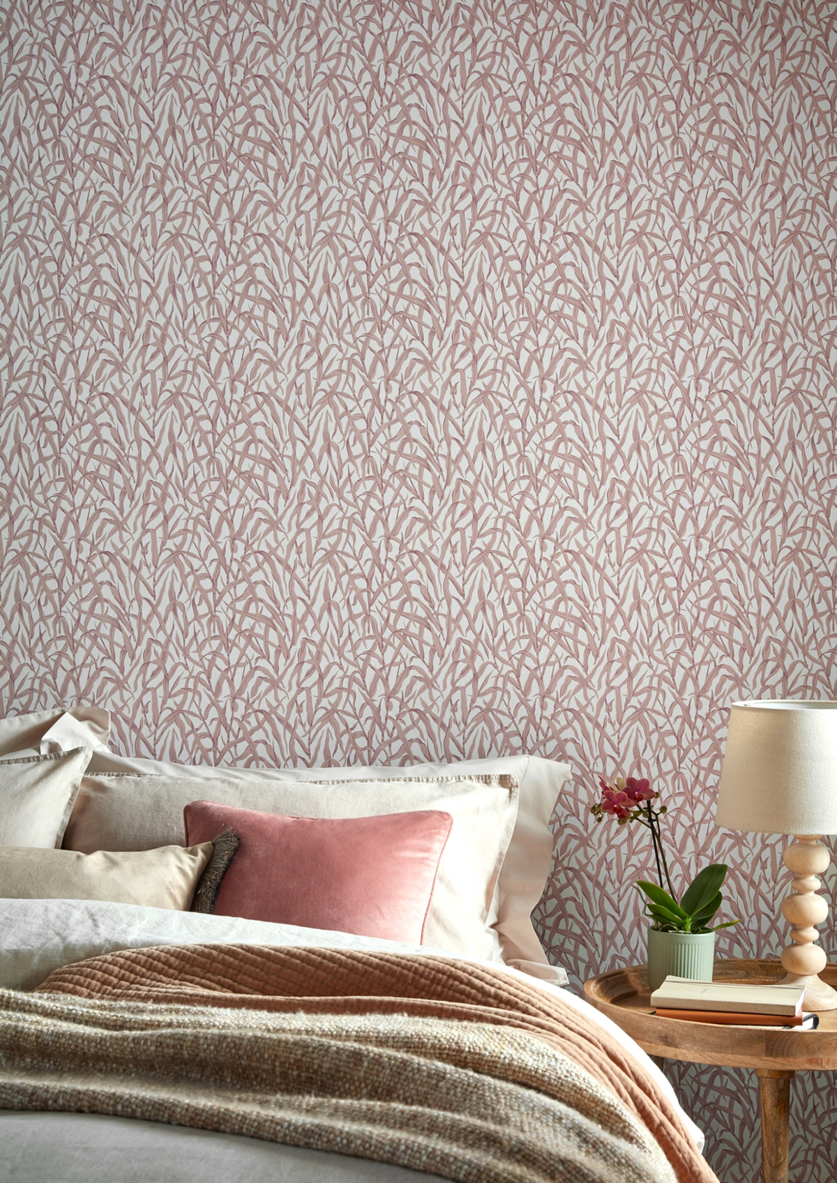 Papier peint Feuilles Ornamental Grasses rose - V&A Decorative Papers III d'Initiales | Réf. INI-2513-185-03