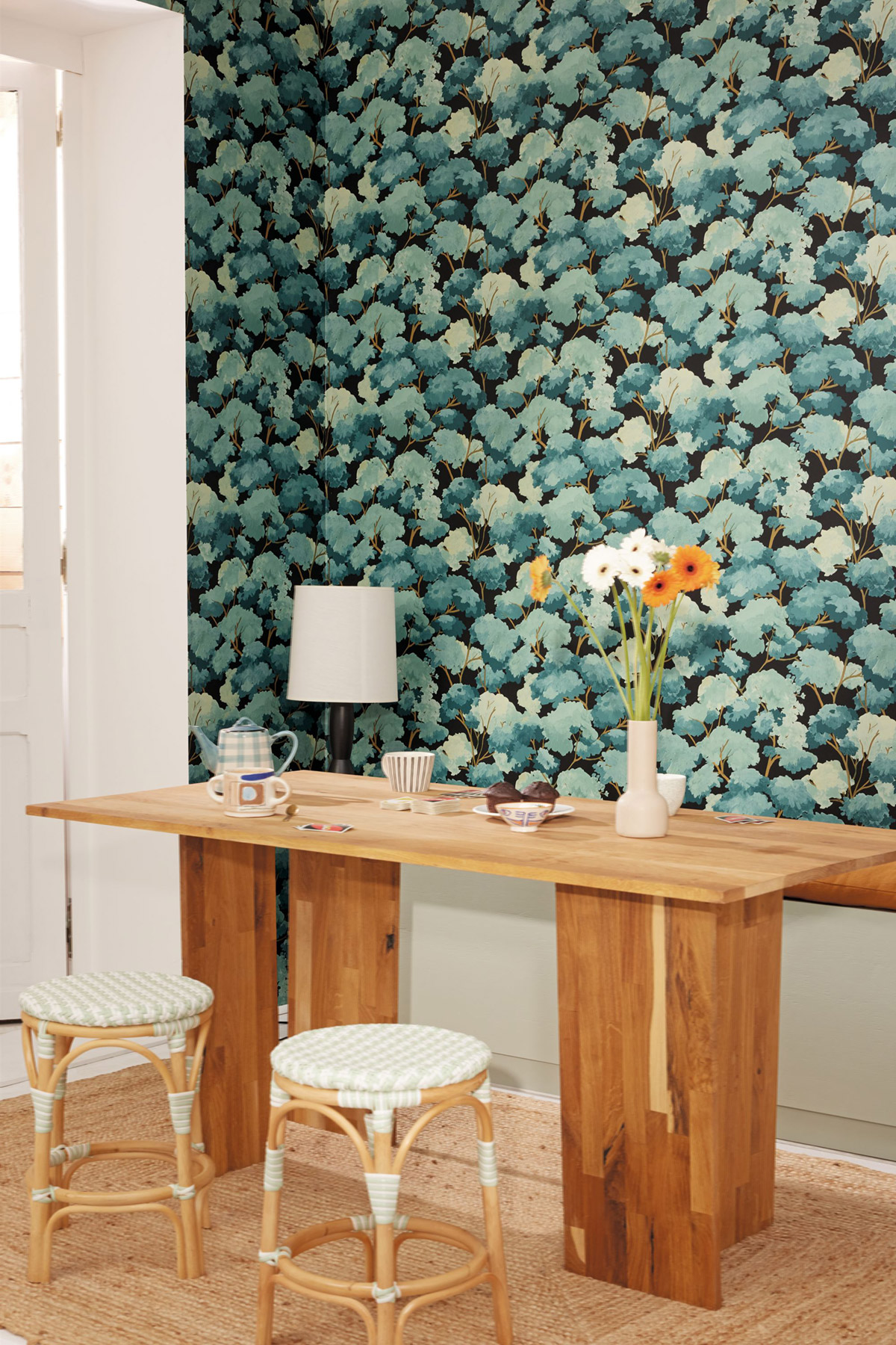 Papier peint Forêt Scandinave Été vert émeraude - Balade de Casélio AMB2| Réf. BLD106107290