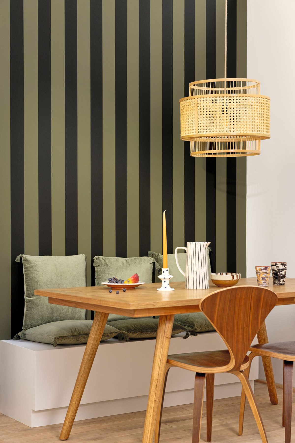 Papier peint Rayures Wide Lines vert olive noir - Basics de Casélio | Réf. BAI104027390