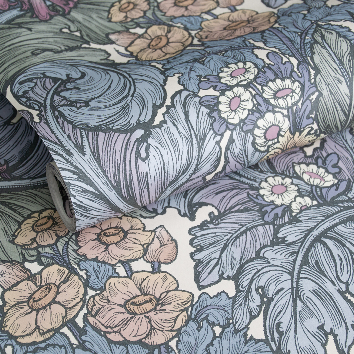 Papier peint Feuillage Luxuriant Fleur bleu pâle - The Wall Llewelyn-Bowen de Lutèce | AMB2 Réf. LTC-LB25135