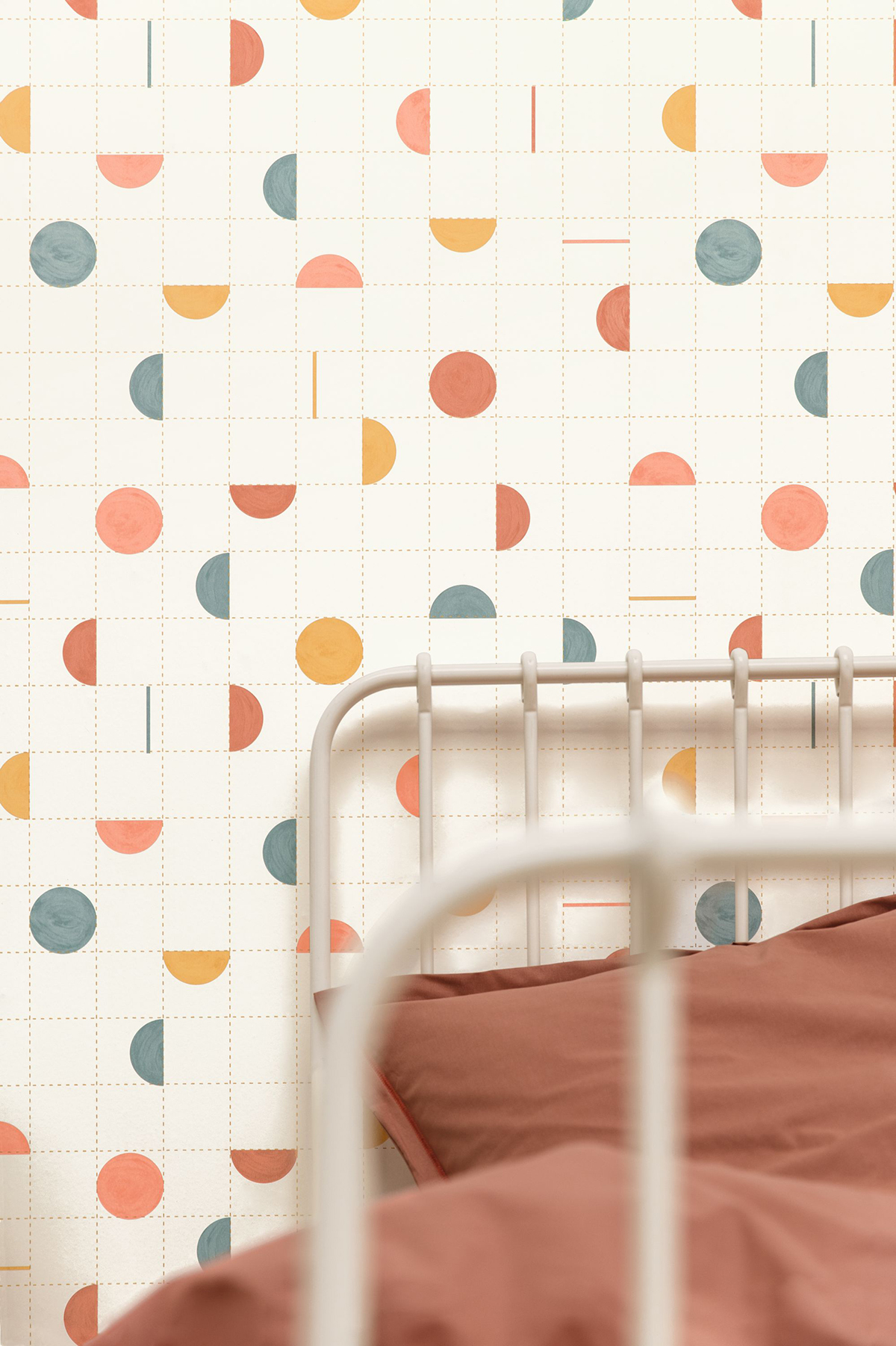 Papier peint Géométrique Quadrillage Jump Around multicouleurs et doré - Around de Casélio | AMB Réf. ARN102864260