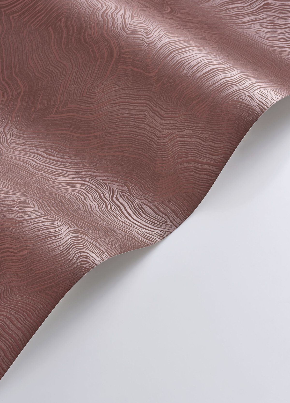 Papier peint Lignes Ondulées Infusion rouge grenat métallisé - Elixir de Casadéco | Réf. EXIR202028943