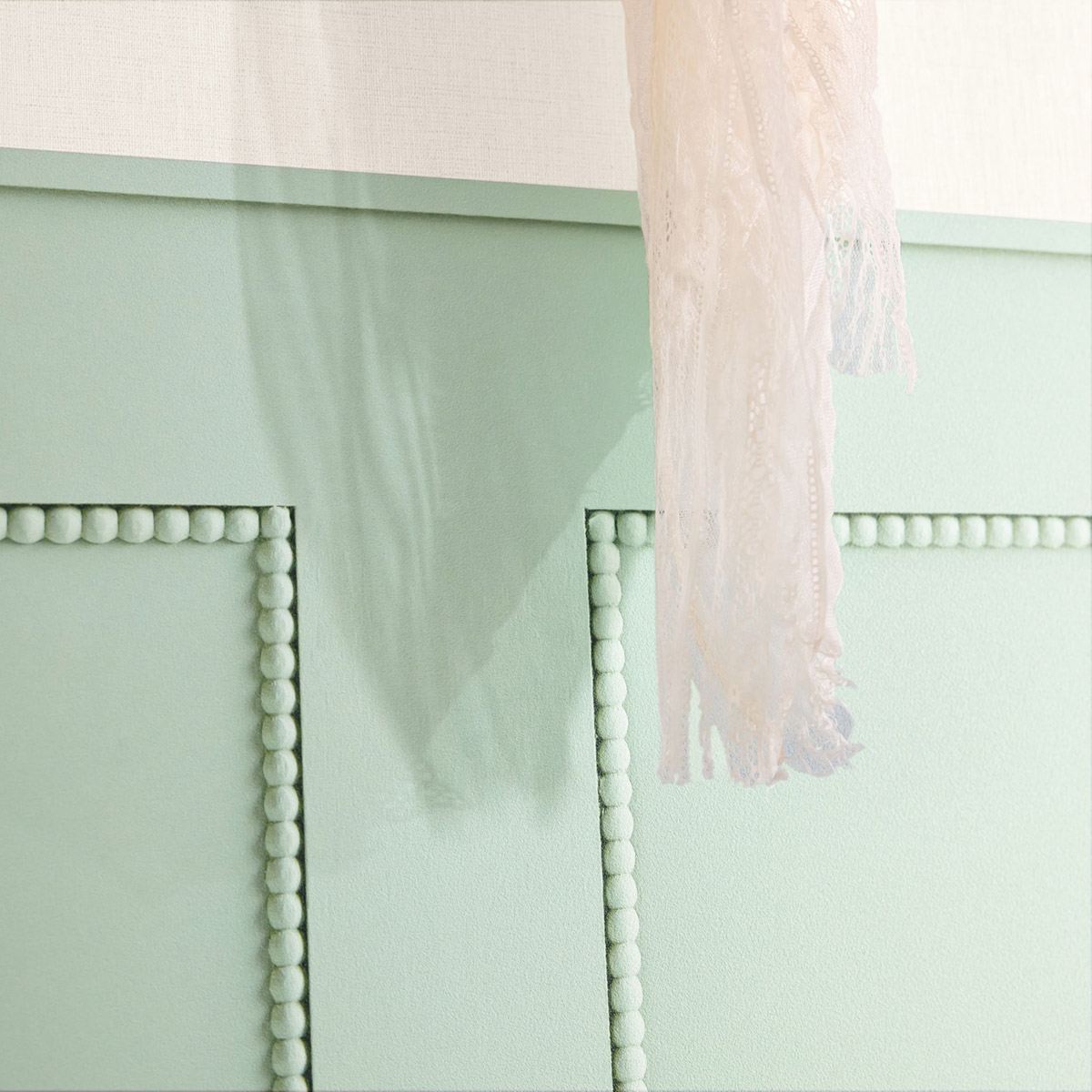 Papier peint Soubassement Moulure S vert amande - Reliefs de AMB3 | Réf. RLF106357070