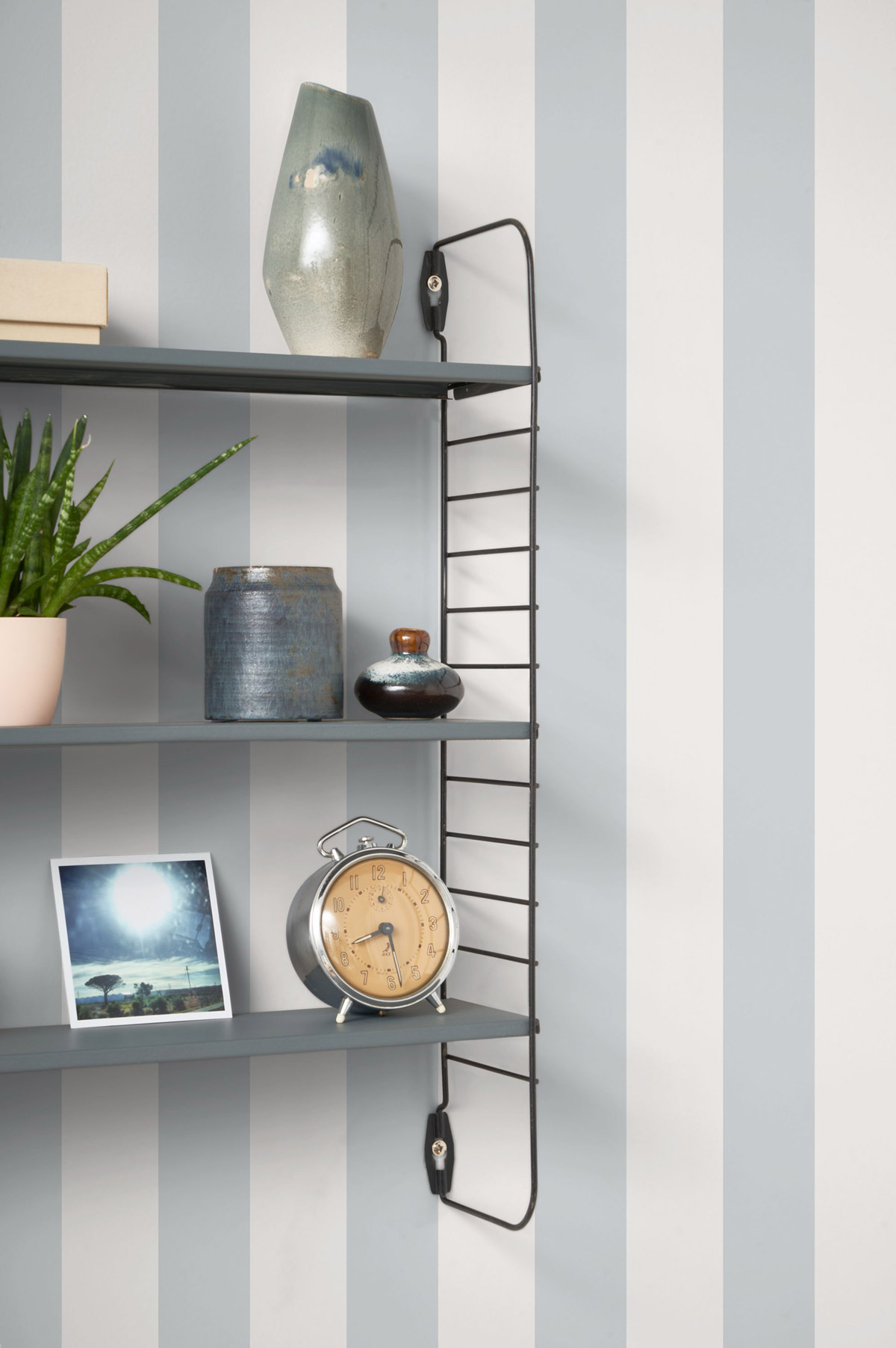 Papier peint Petite Rayure Baltic bleu clair - Seaside de Casadéco | Réf. SEAS29256103