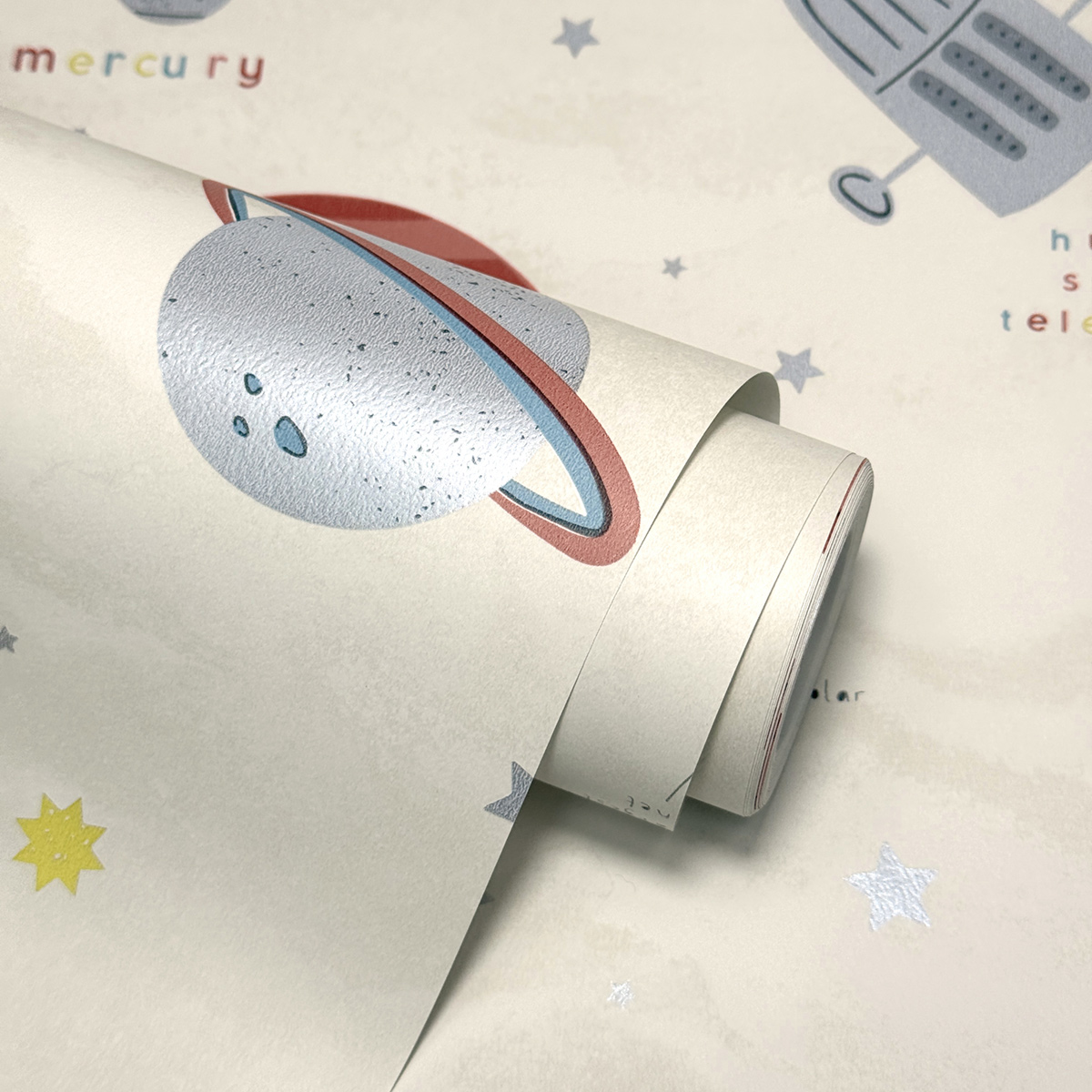 Papier peint Planète Astronaute Enfant beige - Imagine de Lutèce ROLL | Réf. LTC-DL27596