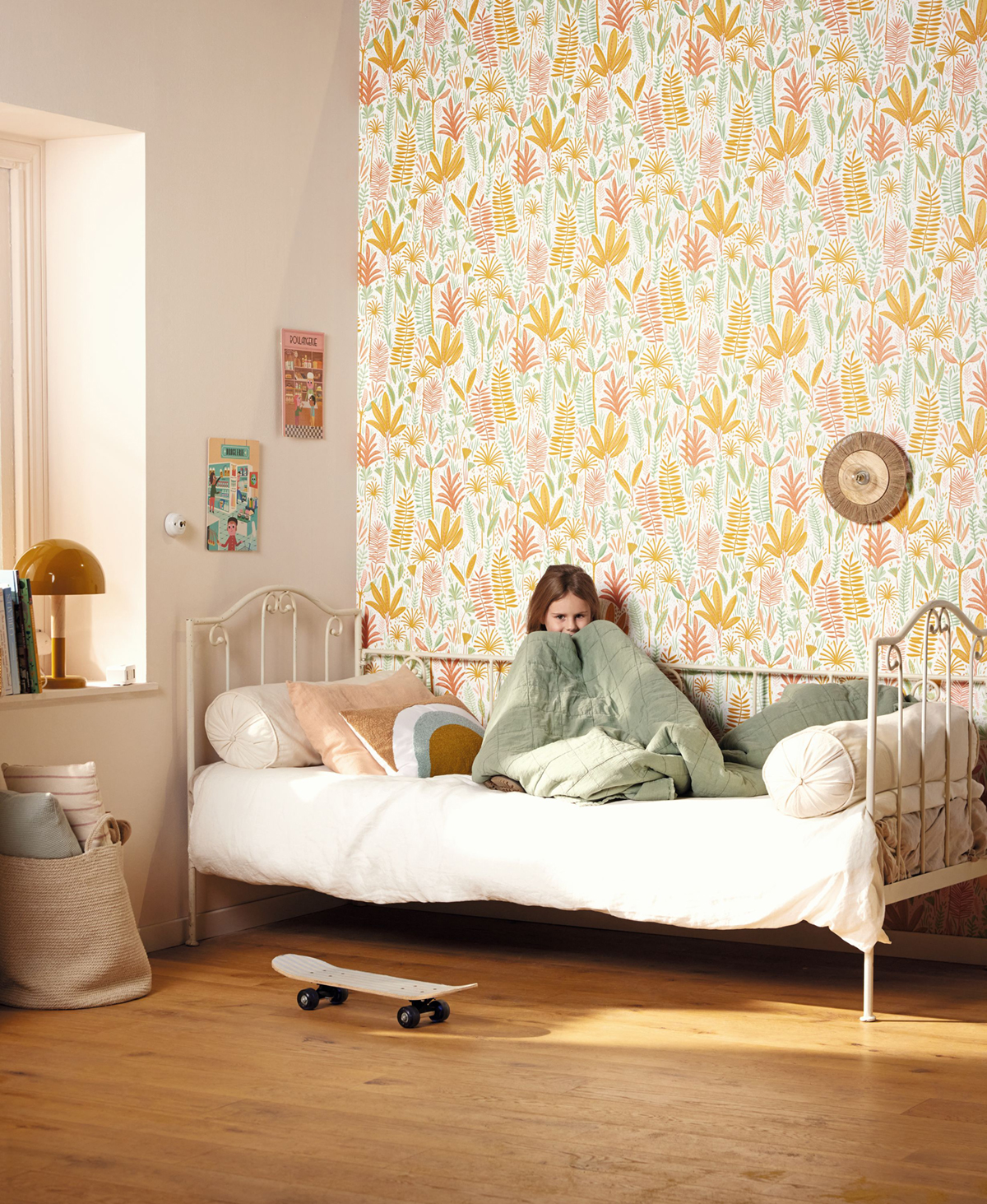 Papier peint Feuillage Herbe Folle multicouleurs - Les Minis Mondes de Casélio | Réf. MNM105724340