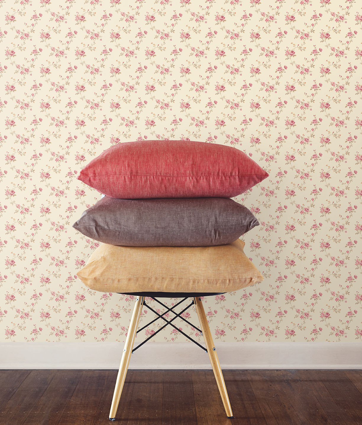 Papier peint fleurs Palissade de Roses framboise/taupe - Miniatures de Lutèce | Réf. LTC-G67893