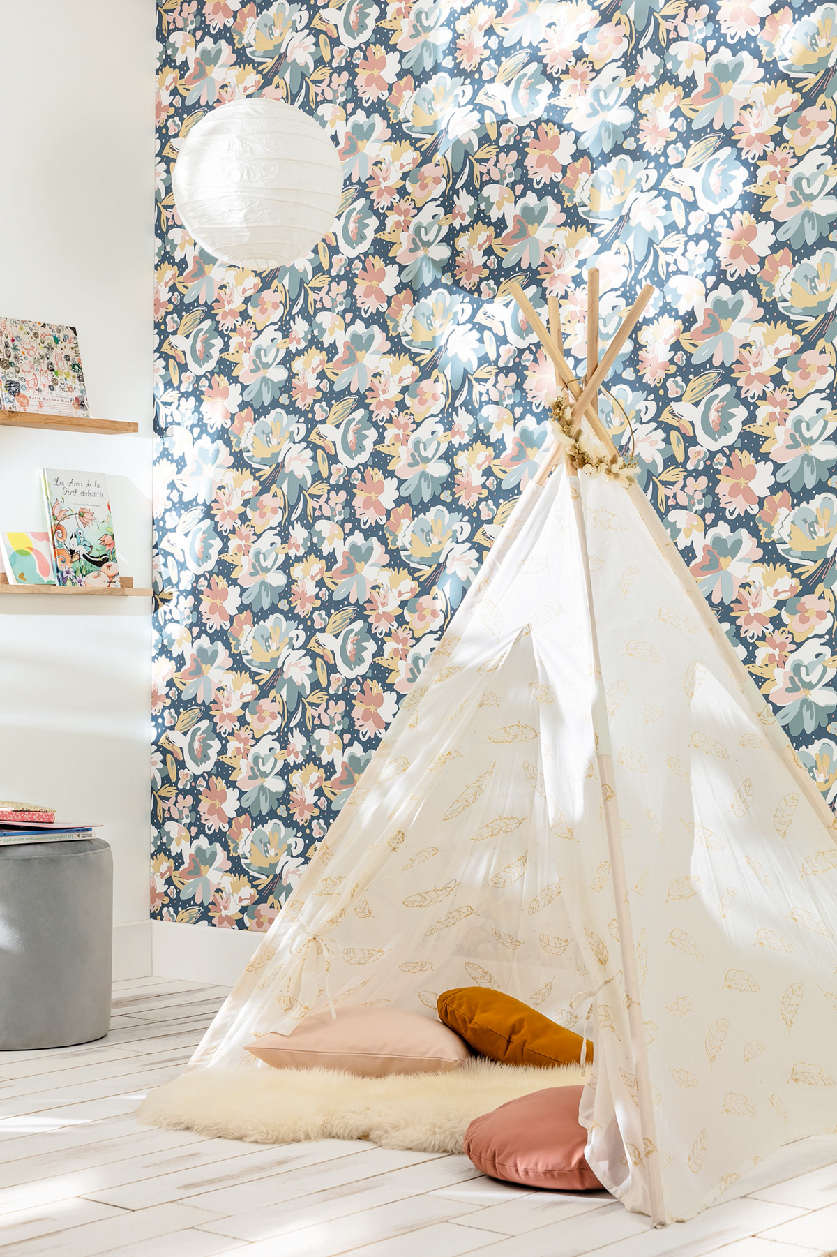 Papier peint Fleurs July bleu ardoise - Flower Power de Casélio AMB | Réf. FLP101876041