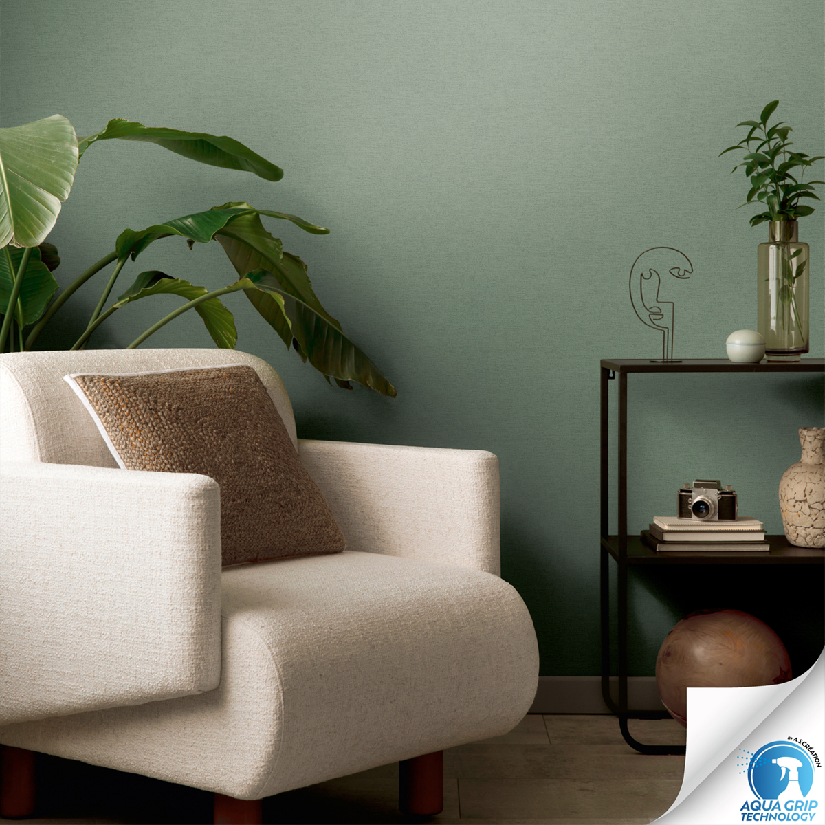 Papier peint préencollé Uni Around vert sauge - Designdrop d'A.S. Création AMB1 | Réf. AS-784991