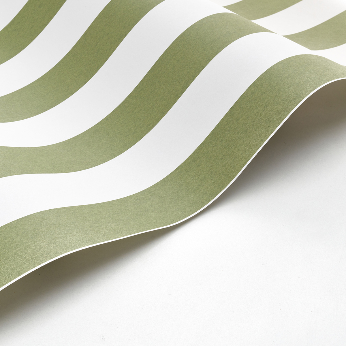 Papier peint Rayures Olympe vert olive - Les Rayures de Casadéco AMBV | Réf. RAYS87437820