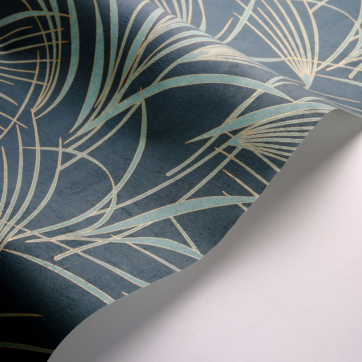 Papier peint Herbe Samarra bleu paon - Babylone de Casadéco AMB5| Réf. BBLN89726788