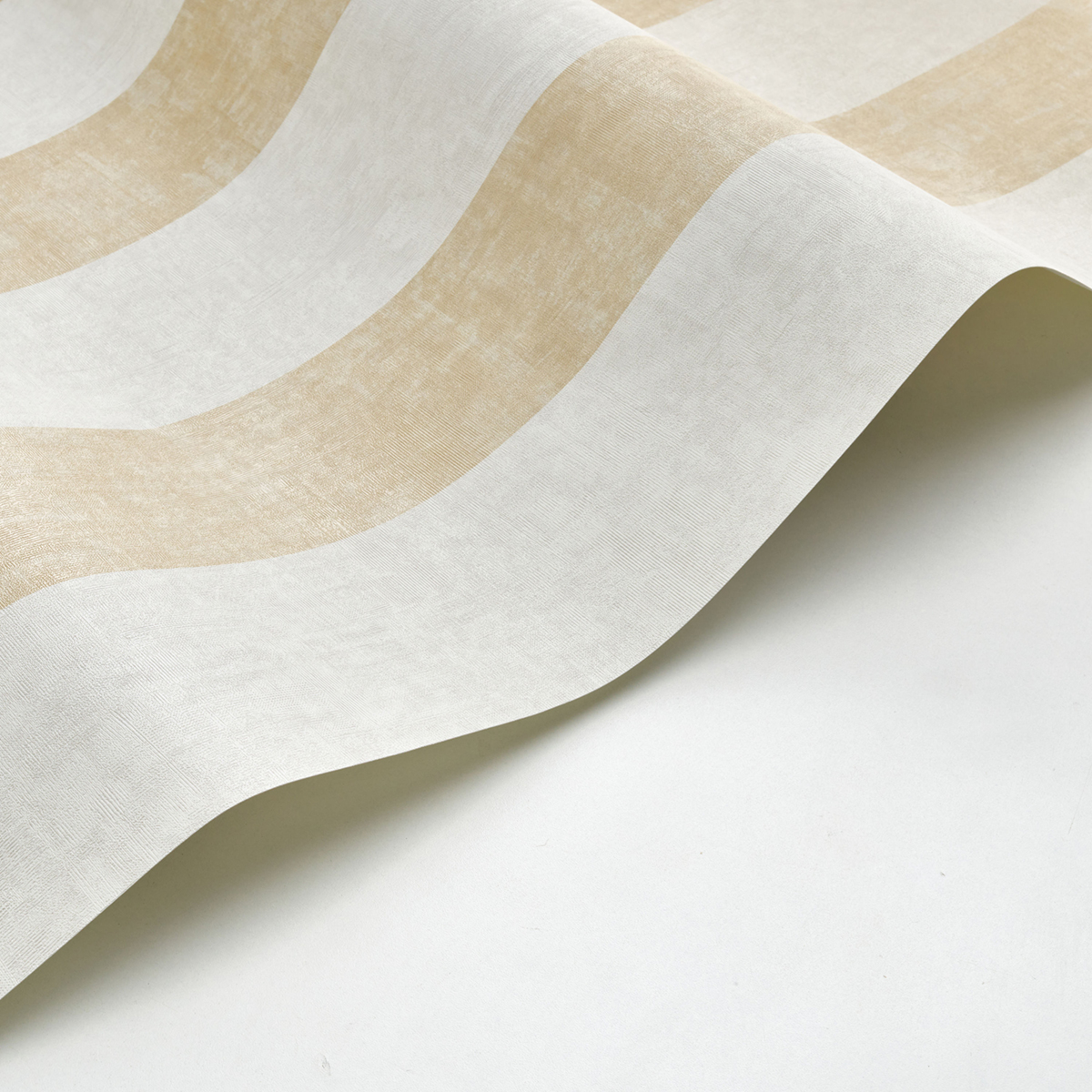 Papier peint Rayure Majestic beige sable satiné - Les Rayures de Casadéco | Réf. RAYS26382119