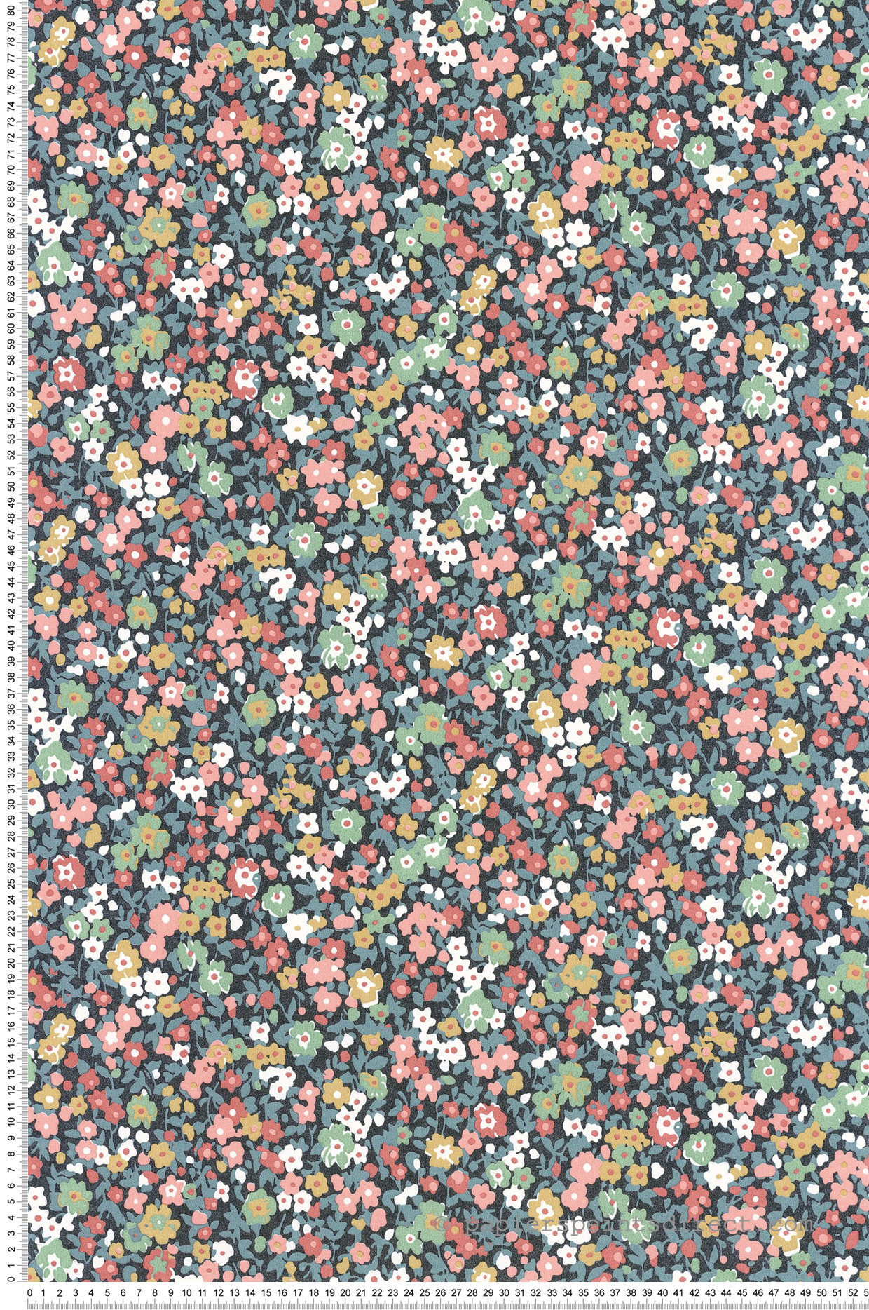Papier peint Liberty Pansy bleu nuit rose - Flower Market de Casadéco | Réf. FLOM89216424