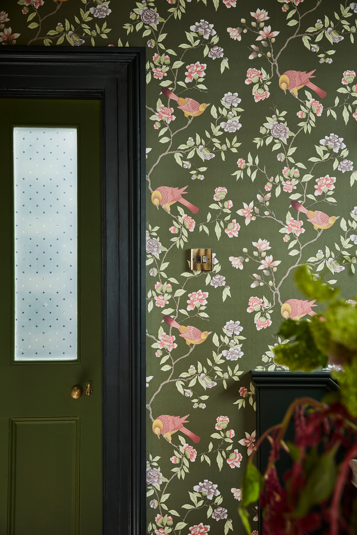 Papier peint Oiseaux Pivoine Aderyn Olive Colour - National Trust Papers 4 de Little Greene AMB2 | Réf. 0267ADOLIVE