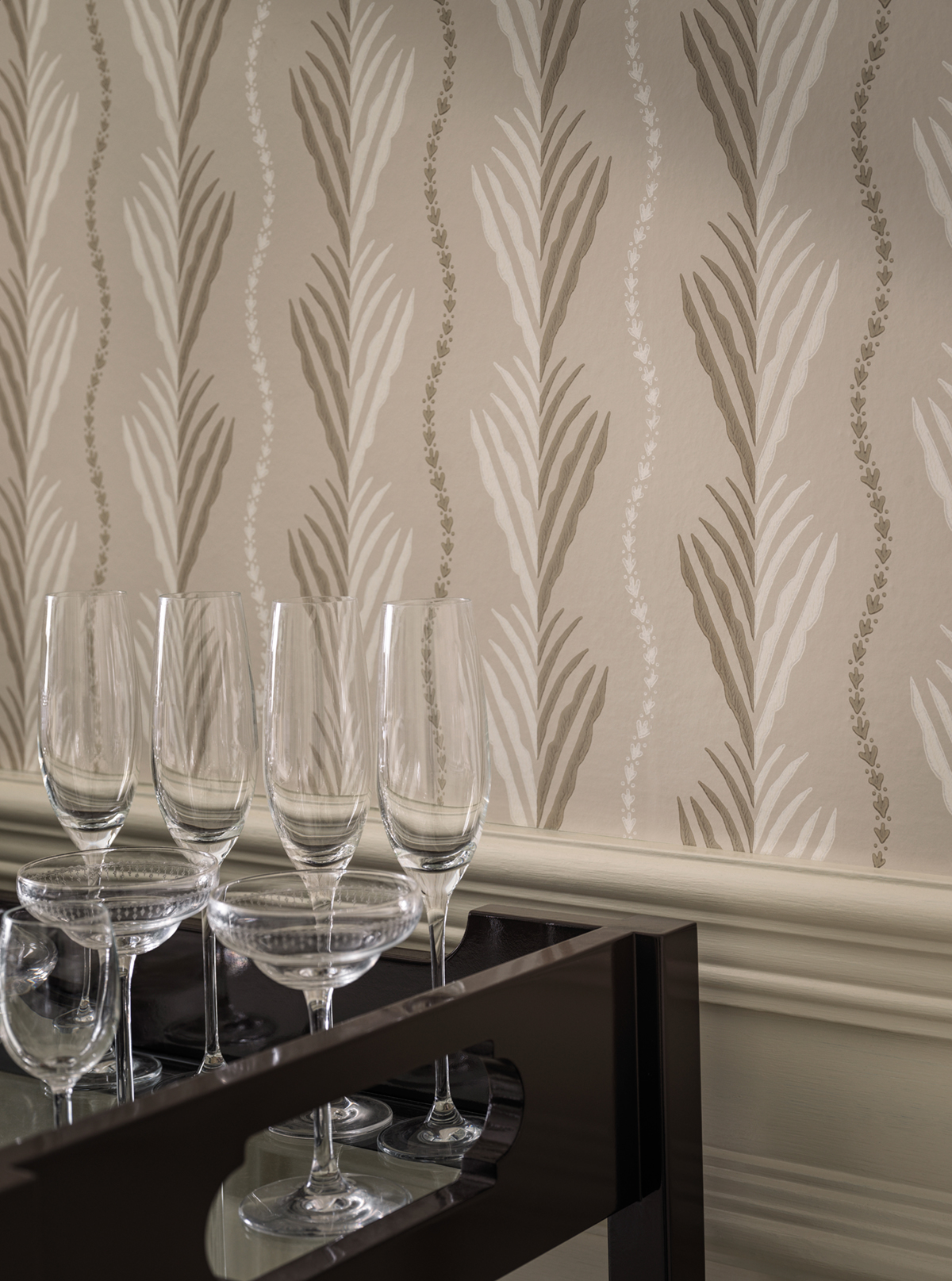 Papier peint Feuille Meridor beige - Signature de Nina Campbell AMB4 | Réf. OSB-NCW4494-01