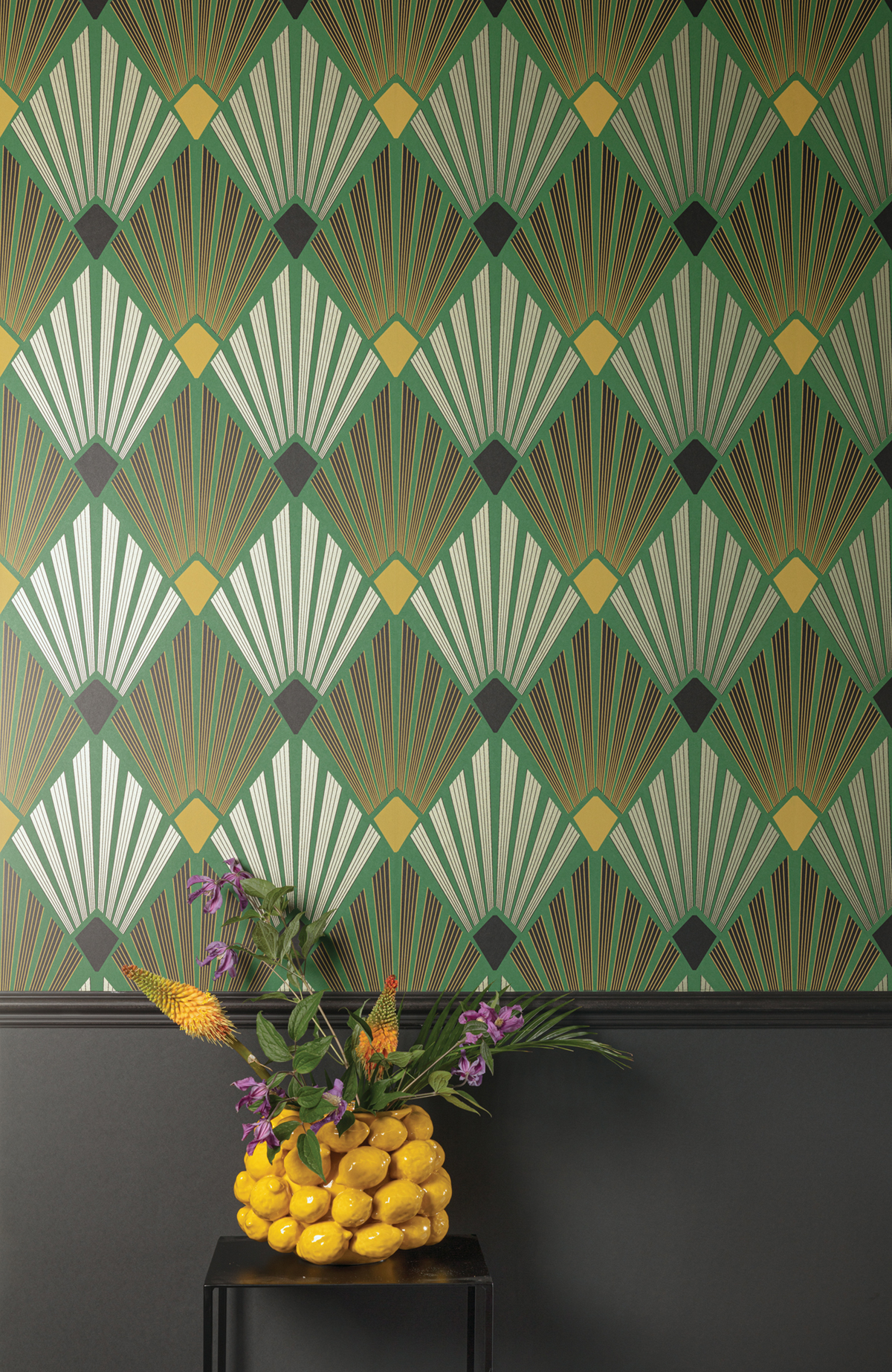Papier peint Art Déco Diego vert métallisé - Havana de Masureel | Réf. MAS-HAV403
