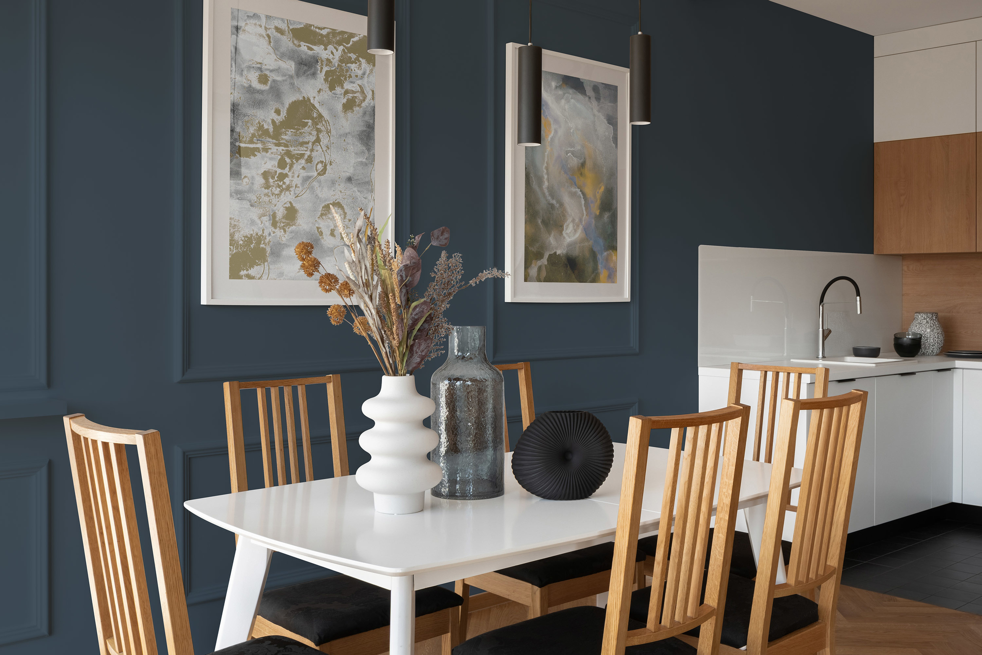 Photo numéro 2 d'une pièce avec un mur peint avec la peinture  Puro bleu bluish petrol - c3013