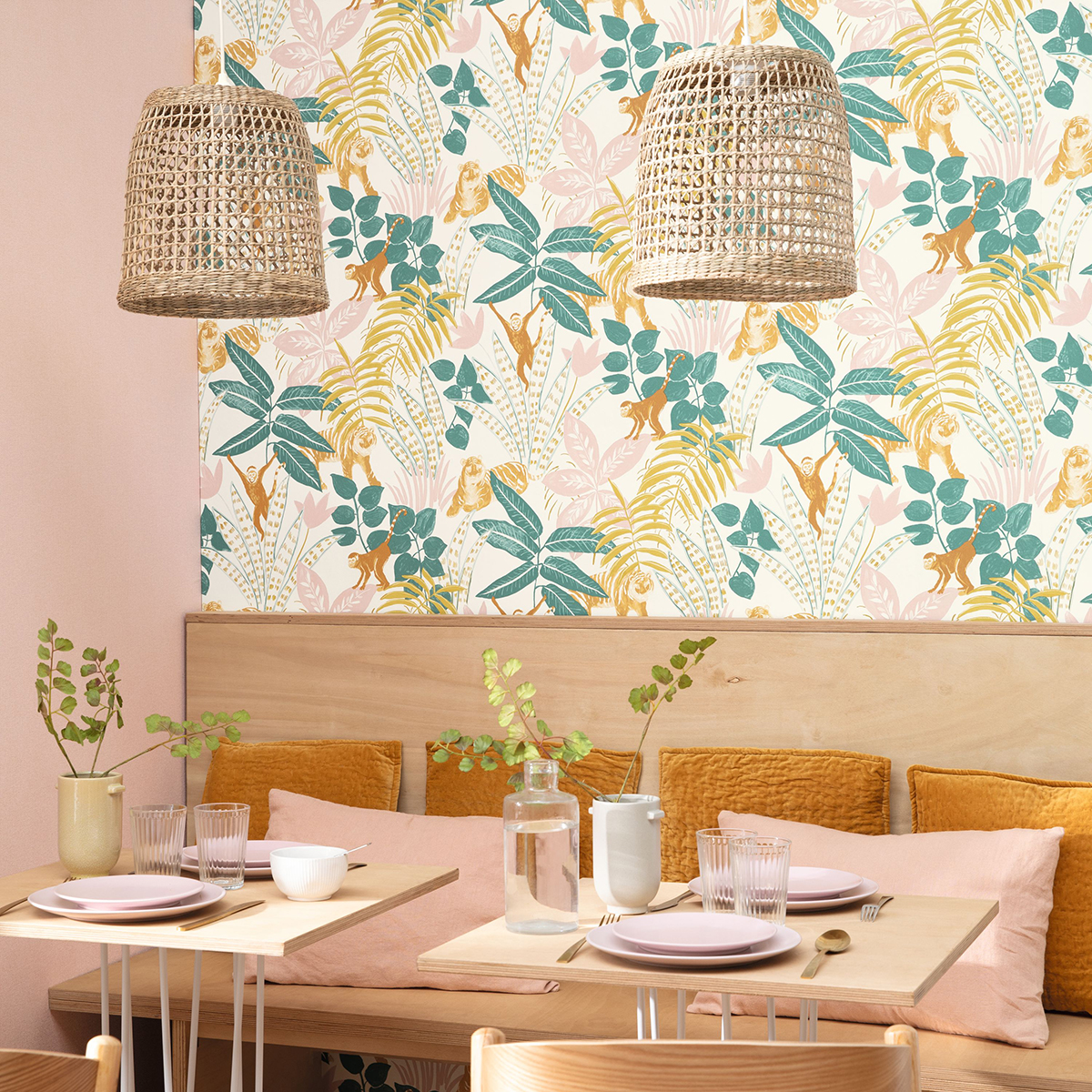 Papier peint Tropical Aventure rose - L'escapade de Casélio AMB | Réf. EPA102317244