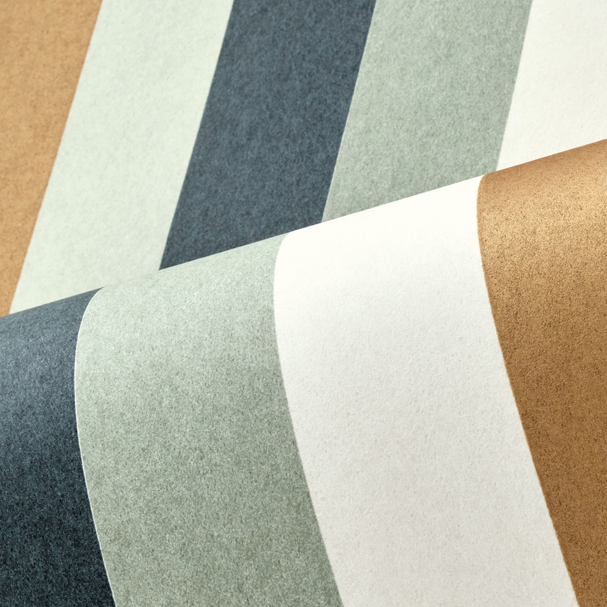 Papier peint Rayure Verticale Transat bronze vert bleu - L'Ile aux Oiseaux de Casamance AMBV | Réf. CAS-75923364