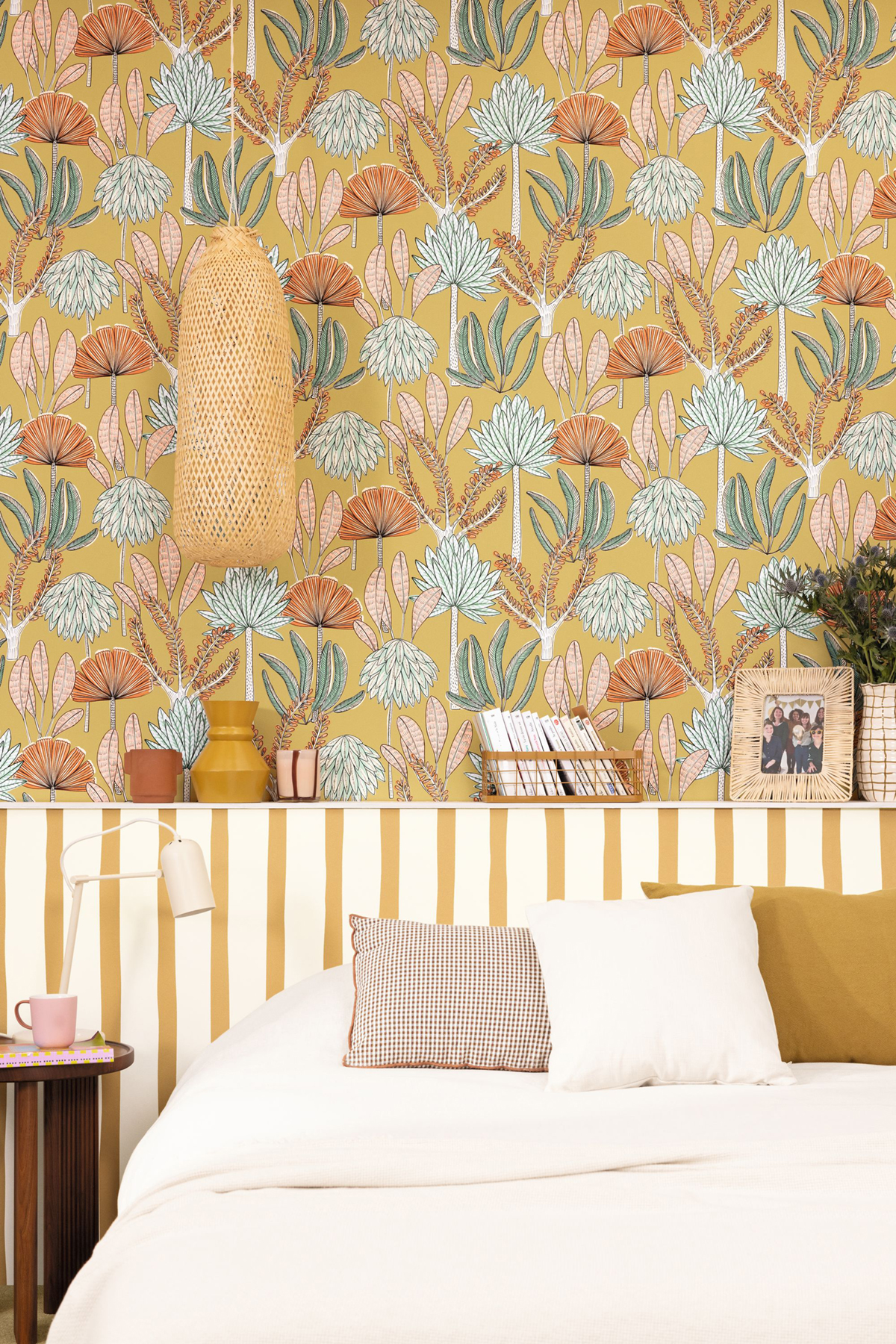 Papier peint Rayures Vagues Barito curry - Stay Wild de Casélio | Réf. WILD104950246