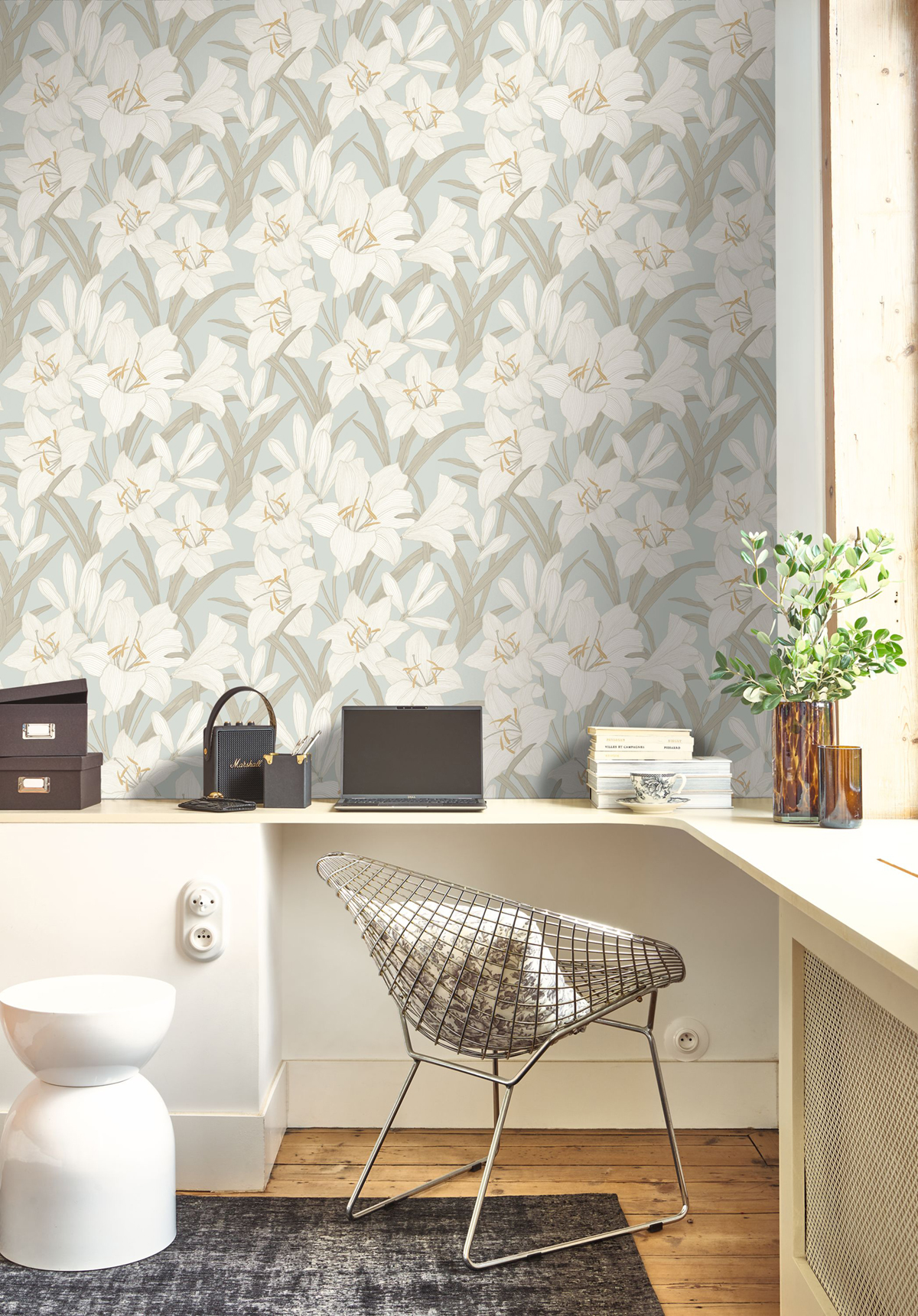 Papier peint Fleur Clair de Lys bleu doux - Le Beau Jardin de Casadéco | Réf. BJAR202586127
