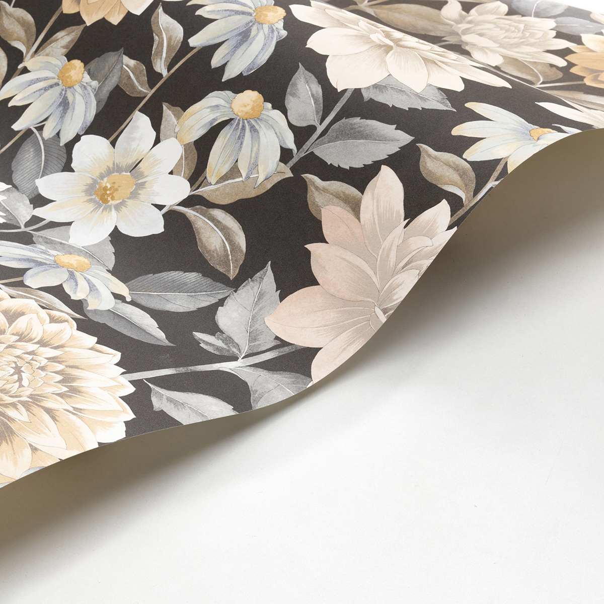 Papier peint Fleurs Dahlia gris noir - Gardens de Casadéco | Réf. GADN87669622