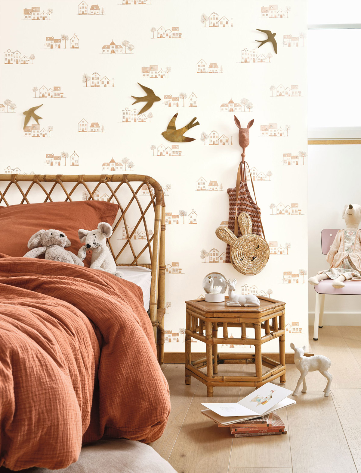 Papier peint Maison Walk in the Village brique - Once Upon A Time 2 de Casadéco | Réf. OUTD200848303