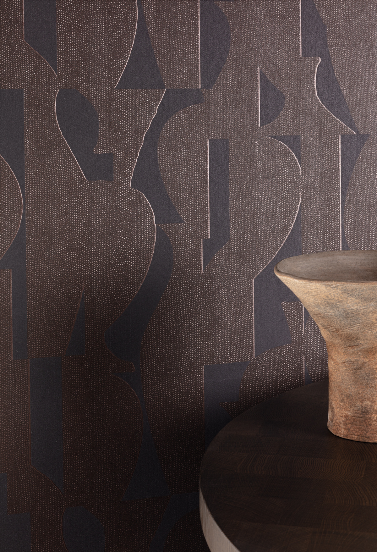 Papier peint Vase Graphique Tasos chocolat métallisé - Terra de Masureel AMB2 | Réf. MAS-TER304