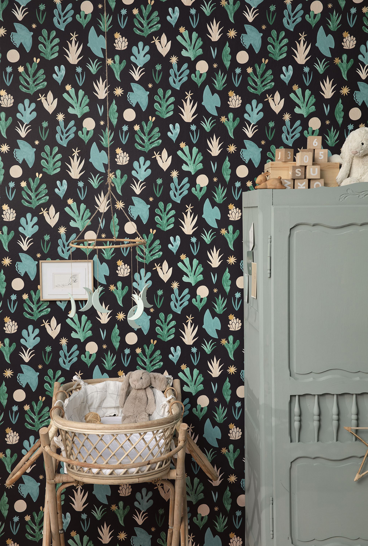 Papier peint Oiseau et Feuillage noir et doré - Imagination de Casélio | Réf. IMG102177192