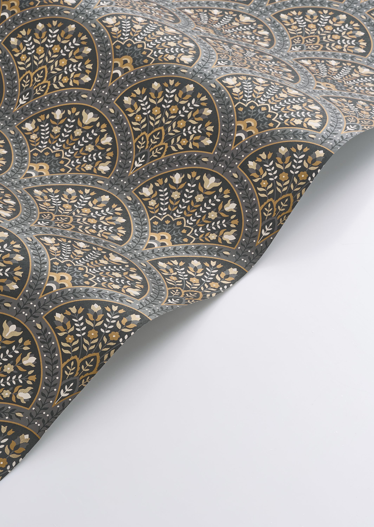 Papier peint Art Déco Wallace noir fusain irisé - Heritage de Casadéco AMBV | Réf. HETA201199902