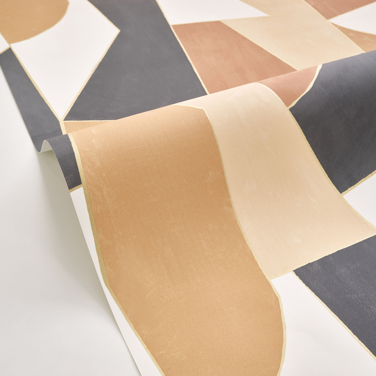 Papier peint Graphique Etoffe beige noir doré - XXL de Casélio AMB2 | Réf. XXL104511090