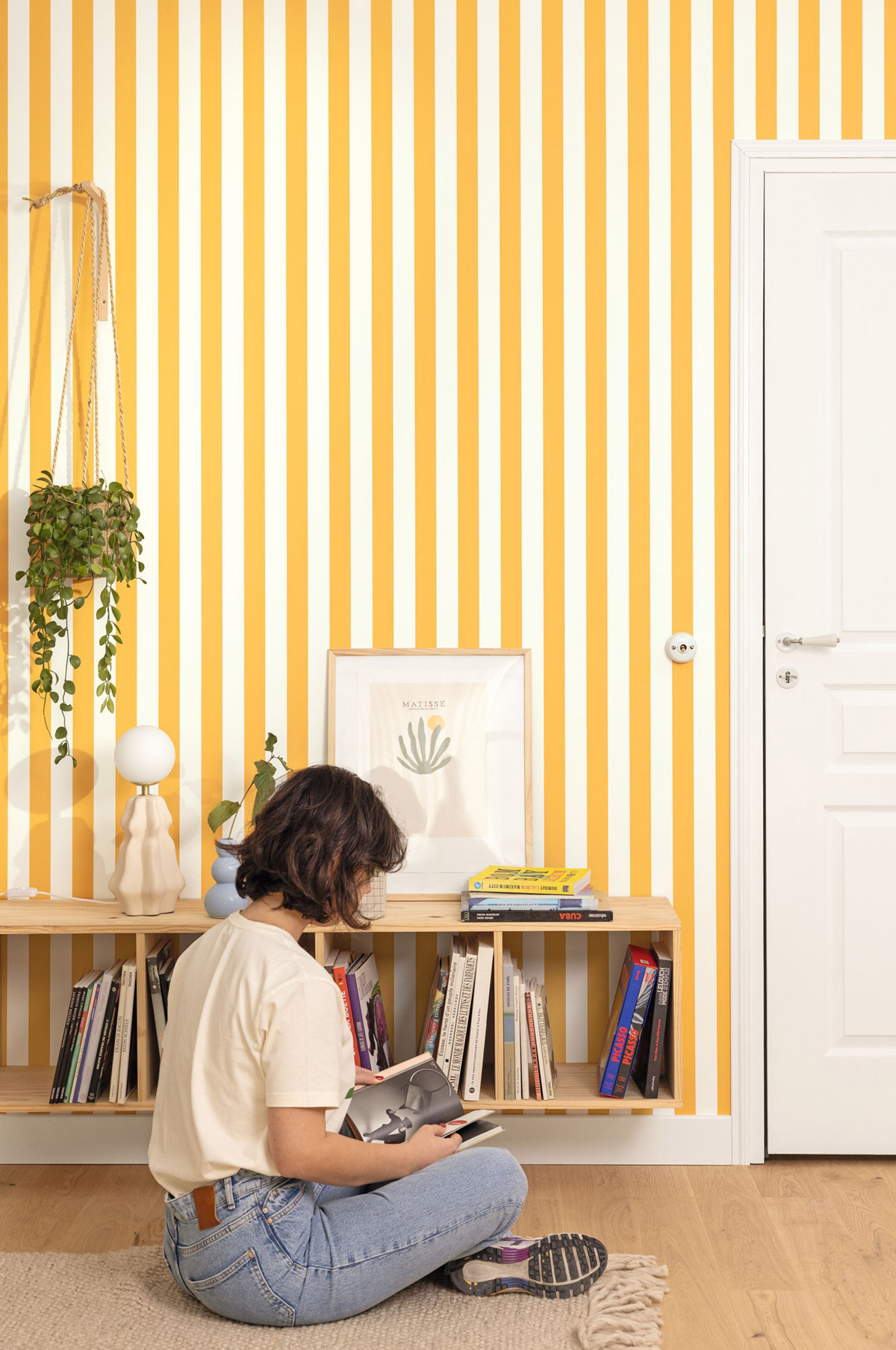 Papier peint Rayures Fines Lines jaune soleil - Basics de Casélio | Réf. BAI104032122