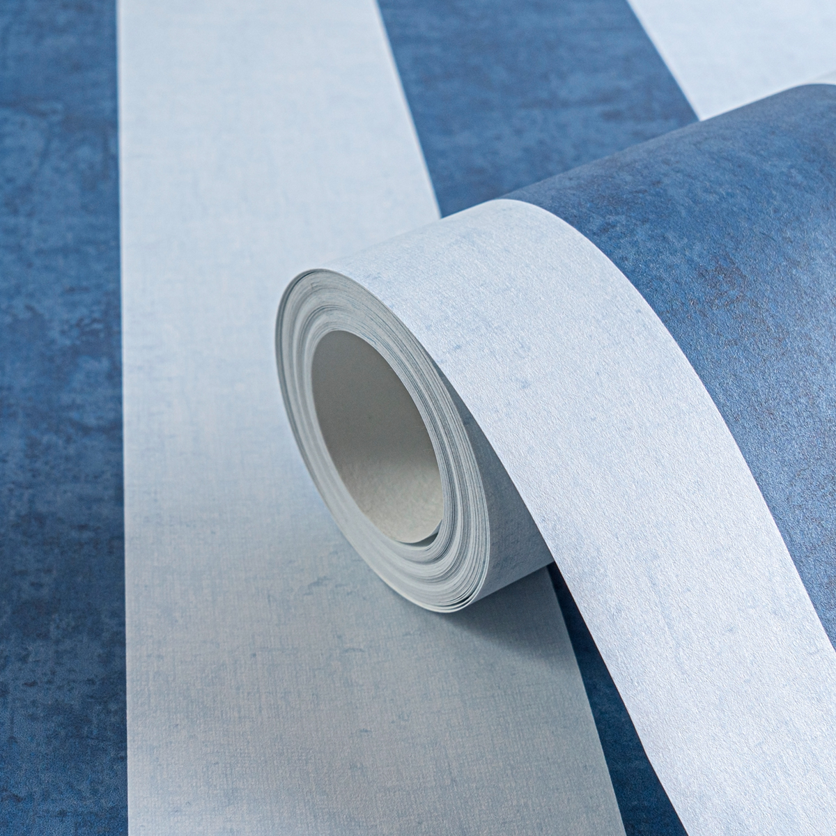 Papier peint Rayure Patiné bleu marine - Lilly & Luis d'A.S. Création AMB7 | Réf. AS-770785