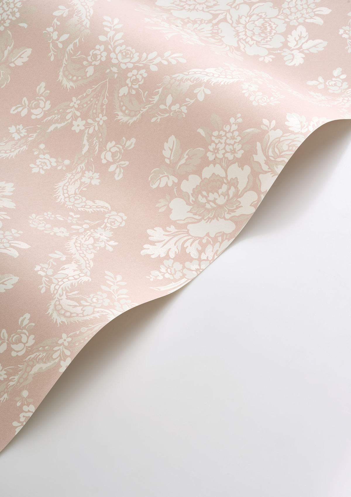 Papier peint Bouquet Pompadour rose argenté - Les Belles Toiles De Jouy 2 de Casadéco VAGUE | Réf. BTJD201744224