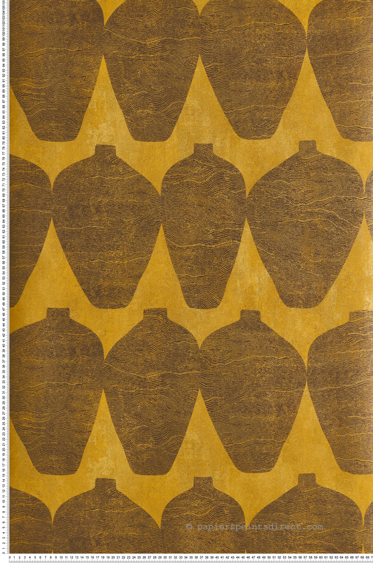 Papier peint Vase Ethnique Hemia moutarde métallisé - Terra de Masureel | Réf. MAS-TER206