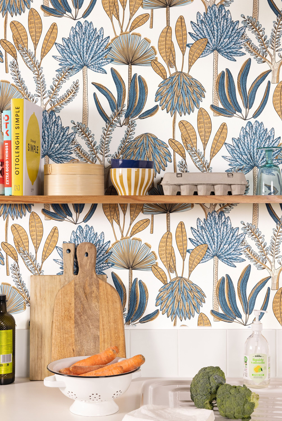 Papier peint Feuillages Jungle Bali bleu camel - Stay Wild de Casélio AMB2 | Réf. WILD104930637