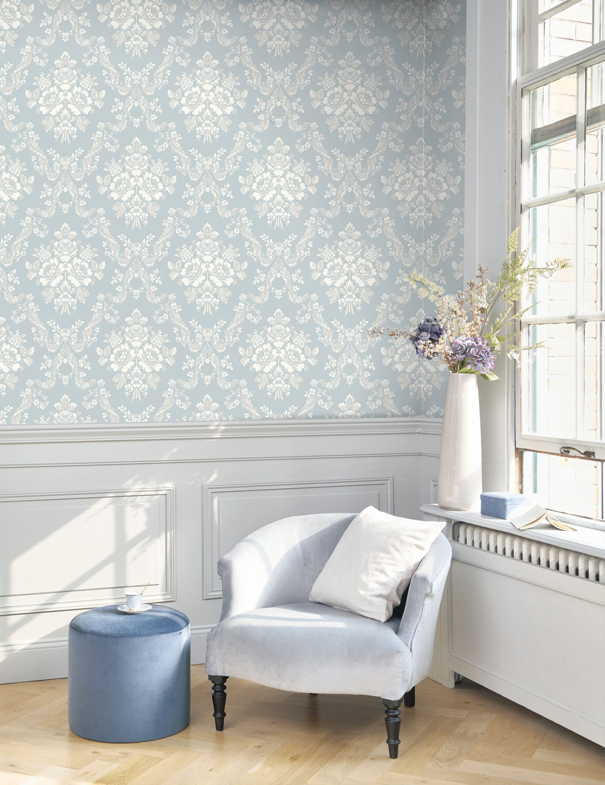 Papier peint Bouquet Pompadour bleu doux - Les Belles Toiles De Jouy 2 de Casadéco | Réf. BTJD201746336