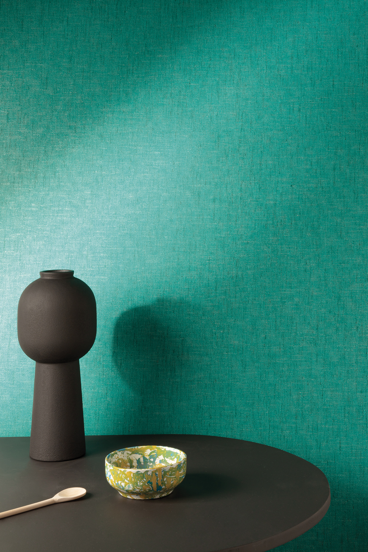 Papier peint Faux Uni Lin Telis vert persan irisé - Joy de Masureel | Réf. MAS-JOY307