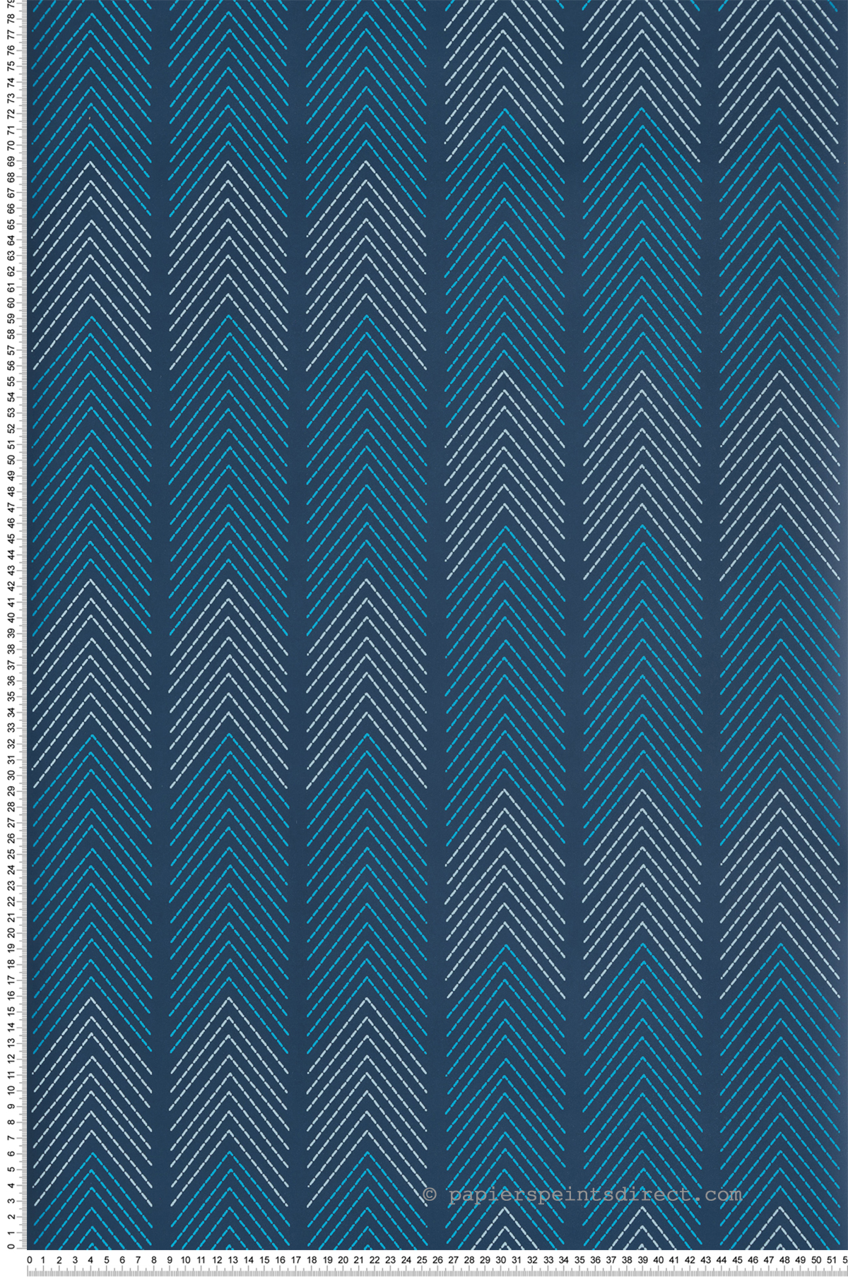 Papier peint Rayure Chevron Nyle bleu marine - Delicatesse de Lutèce | Réf. LTC-FD26526