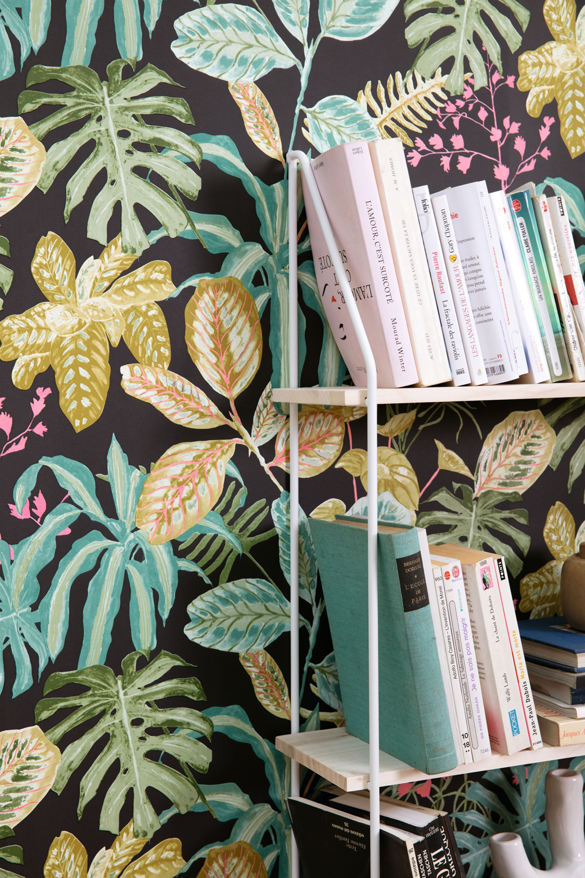 Papier peint Tropical Manaus noir multicouleurs - Green & Co de Casélio AMB2 | Réf. GCO103897941