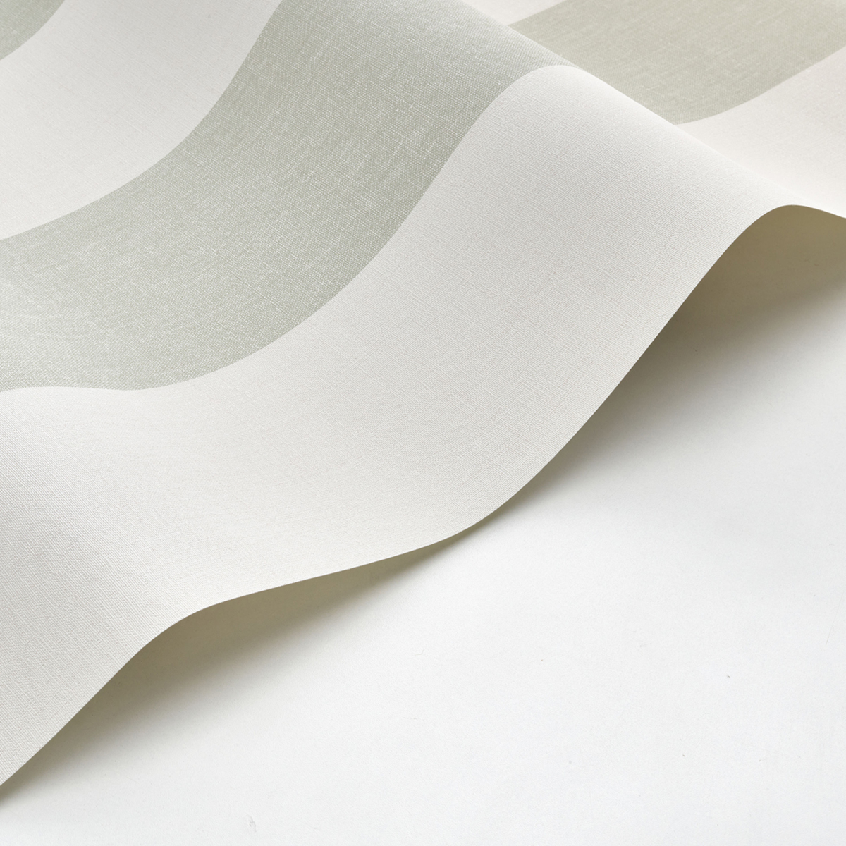 Papier peint Rayure Effet Lin vert celadon - Les Rayures de Casadéco AMBV | Réf. RAYS28467396